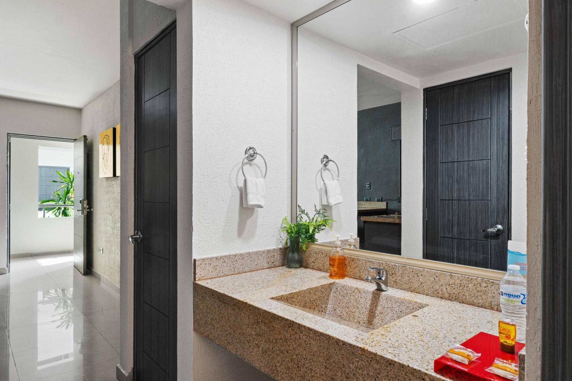 Homesuites Zaragoza Culiacán Buitenkant foto